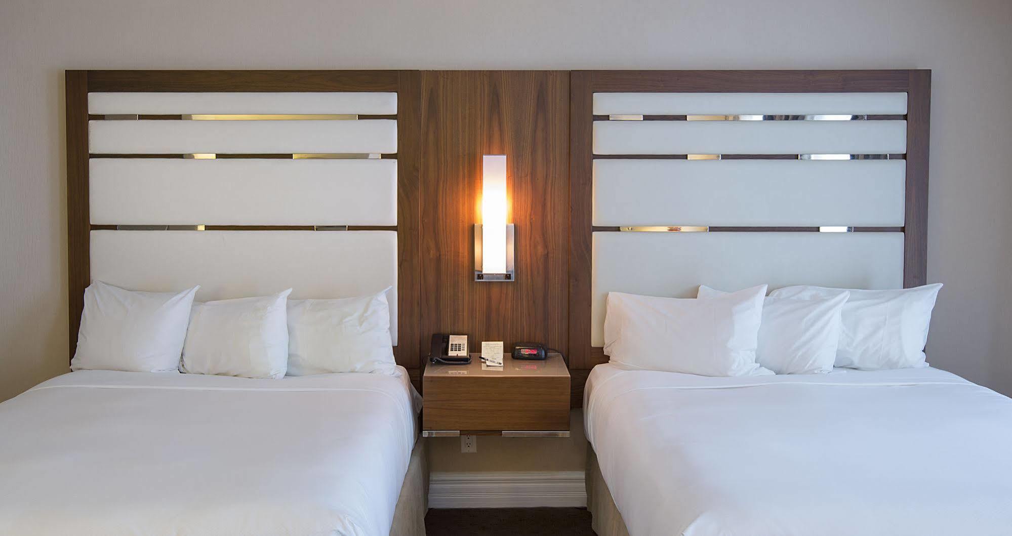 Hotel Le Cantlie Suites Montreal Exterior photo